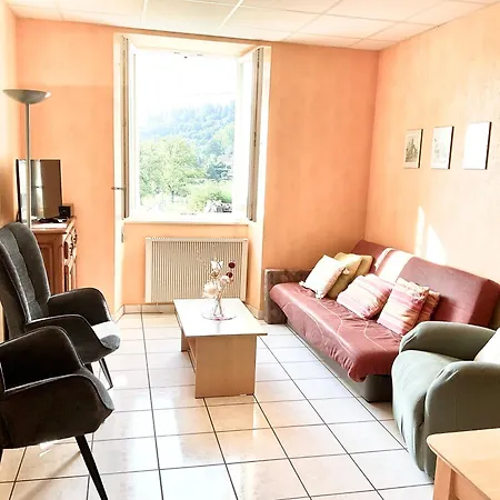 Leonline Sur Les Hauteurs De -au Pied Des Vosges