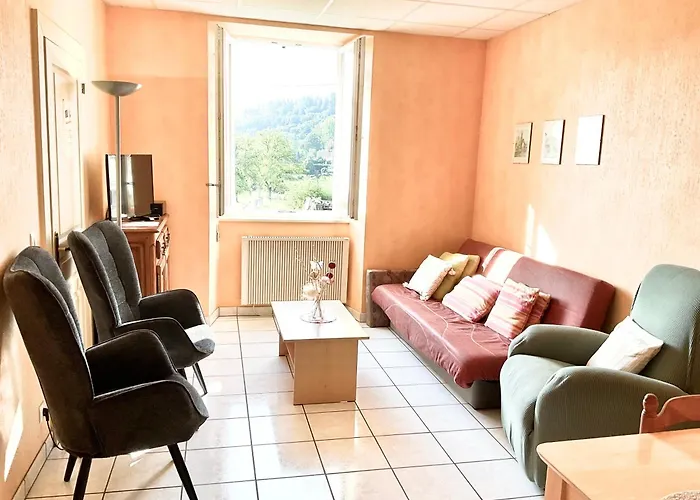Leonline Sur Les Hauteurs De -au Pied Des Vosges